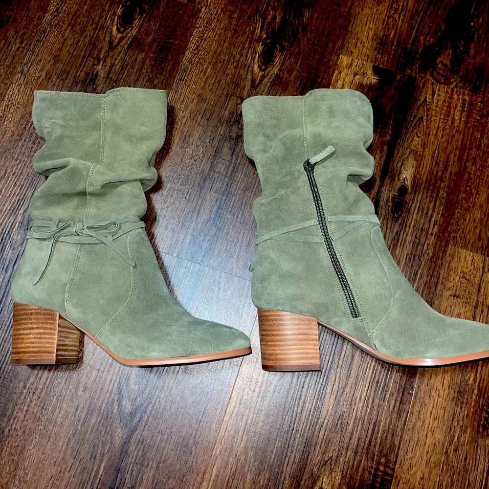 Violet & Red, Green Zip Up Boots, Women’s Ankle Boots, Size 7.5